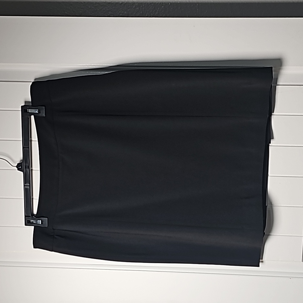 WH/BM sz 12 black pencil skirt
